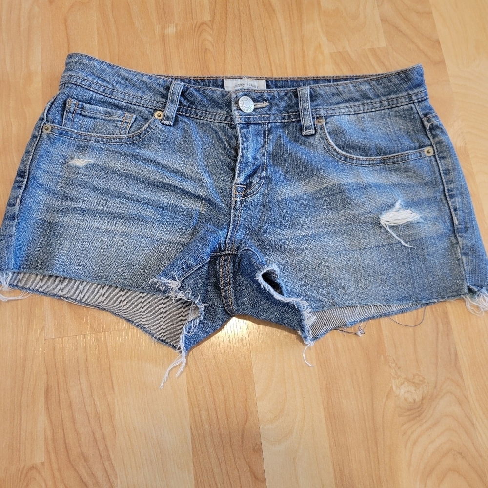 Aeropostale Distressed Low Rise Jean Shorts Size 5/6